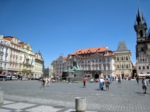 Prague-Place de la Vieille Ville-monument à Jan Hus.