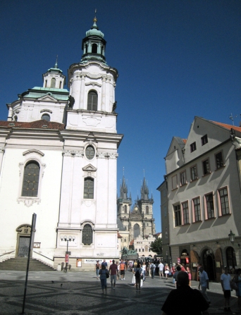Prague-Place de la Vieille Ville- Eglise St Nicolas.