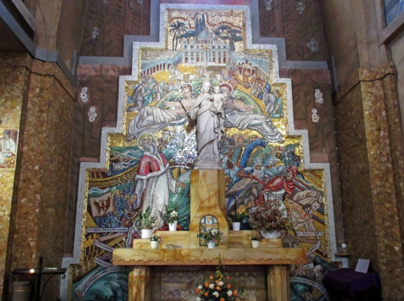 11.Paris20-Eglise St Jean Bosco-Transept gauche-Marie Auxiliatrice.